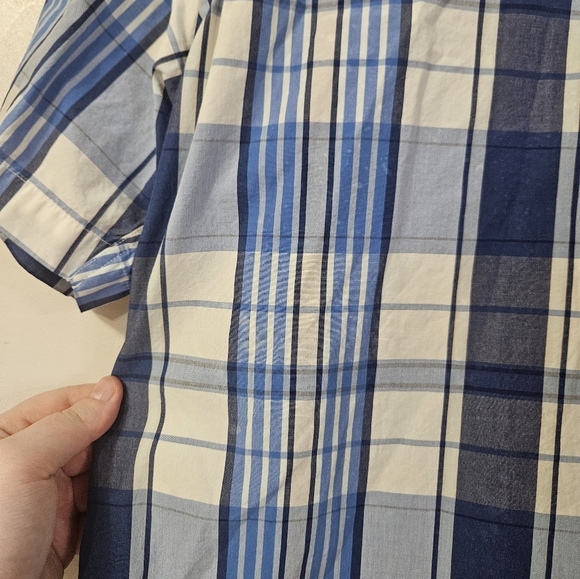 Cabelas Blue And White Plaid Button Down Polo Shirt! - Picture 2 of 7
